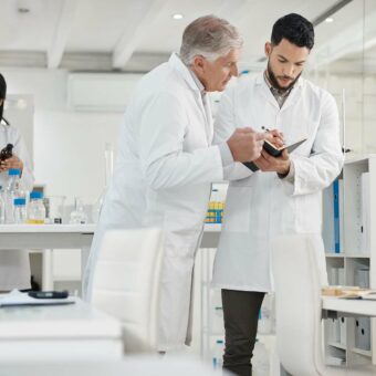 Techniciens en laboratoire médical