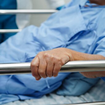 Le Master 2 Fins de vie et Médecine palliative est centré sur l'accompagnement global des personnes.