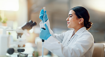 Technicienne en laboratoire